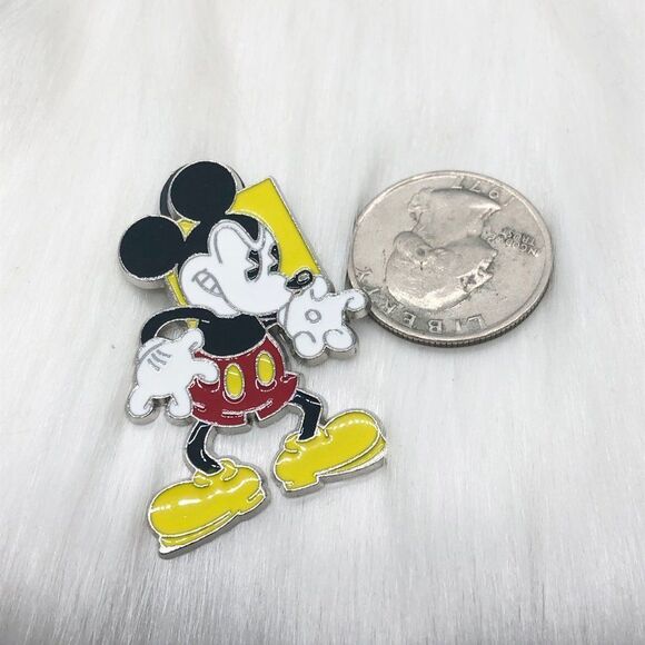 🔮 5/$25 Disney Oh Mickey! Angry Mickey Mouse Pin - Picture 2 of 3